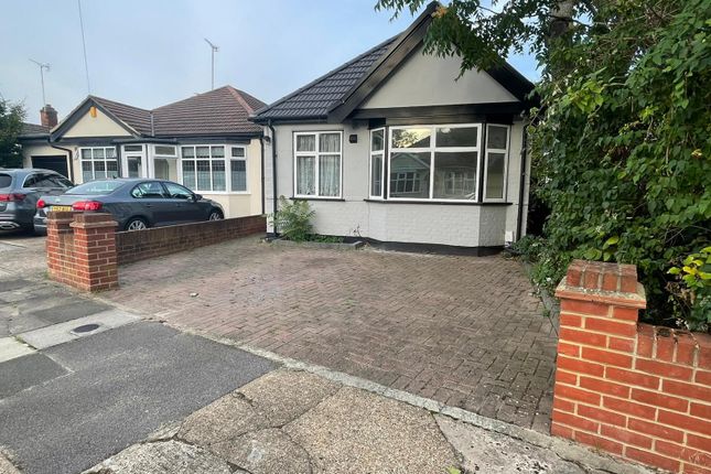 Thumbnail Bungalow to rent in Ashlyn Grove, Hornchurch, Essex
