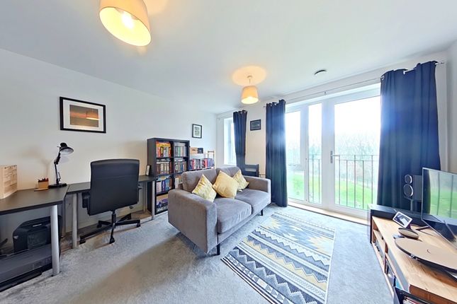 Flat 12, Waddington House, 62 Barnes Wallis Way, St. Albans photo 2
