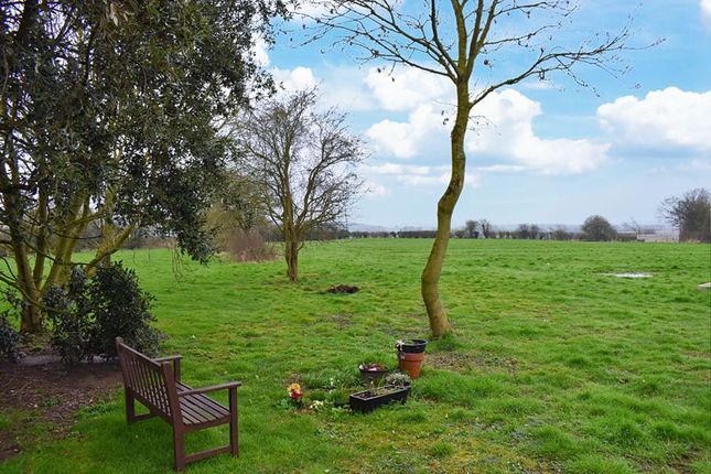 Equestrian property for sale in Norwell Woodhouse, Newark