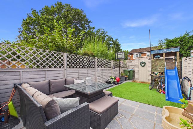 2, Englefield, Horsham photo 3