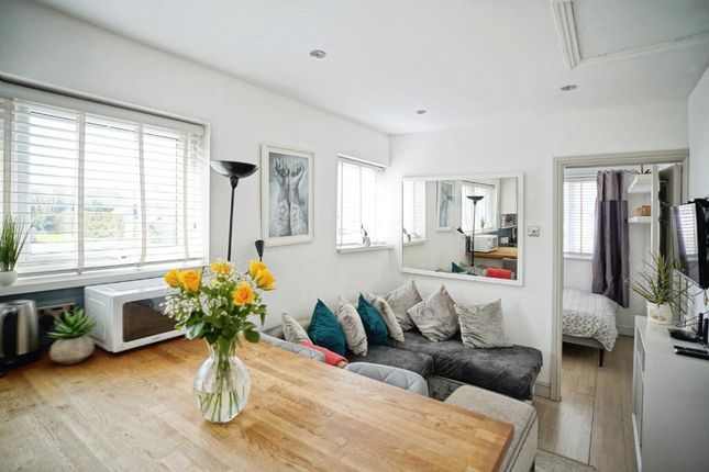 2a ambrose corner, Robin Hood Road, Elsenham photo 4