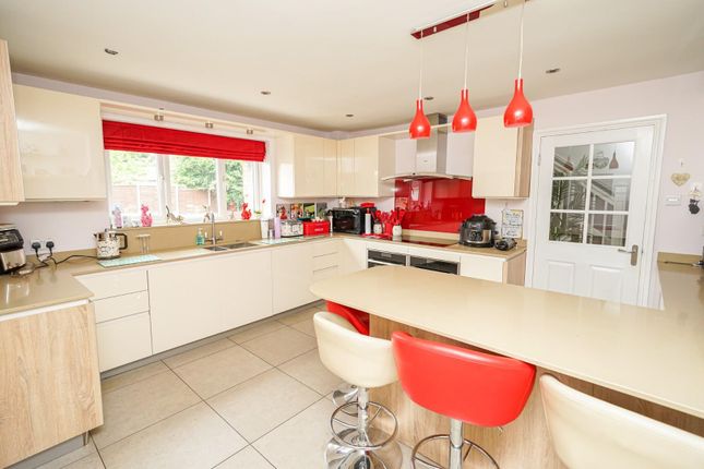 Sandstones, Hillside Road, Leighton Buzzard photo 3