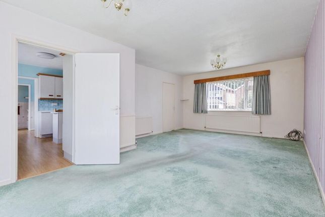 28, Foxcroft Close, Leicester photo 2