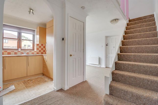 11, St Omer Close, Wickford photo 4