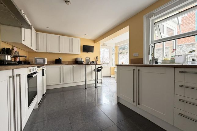 23 Caesars Road, Newport photo 3