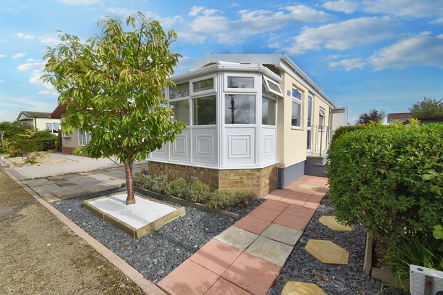 Thumbnail Mobile/park home for sale in Beacon Park Home Village, Skegness