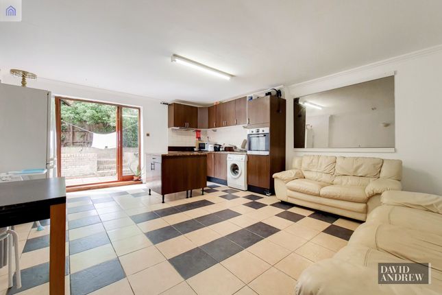 Thumbnail Flat to rent in Campsfield Road, London
