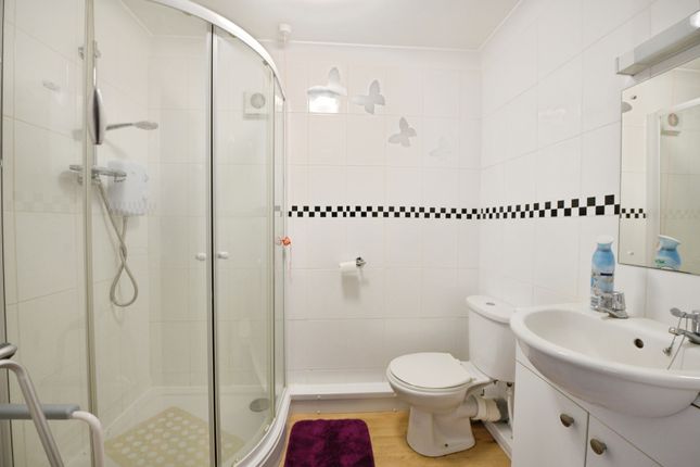 18, Anglia Court, Dagenham photo 4