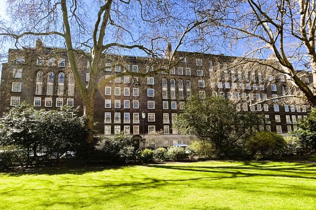 Flat for sale in Lowndes Square, Knightsbridge, London