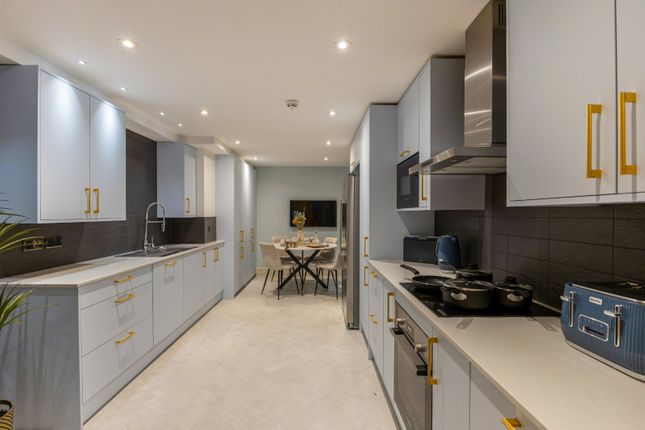 Flat 20 & 21, Regents Park House, 105, Park Road, London photo 4