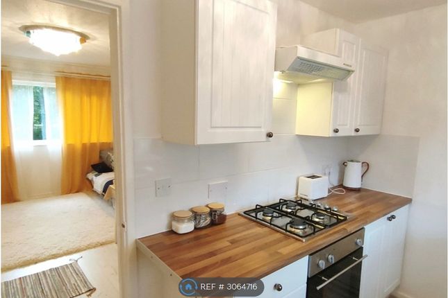 Roveley Court, Stony Stratford, Milton Keynes photo 3