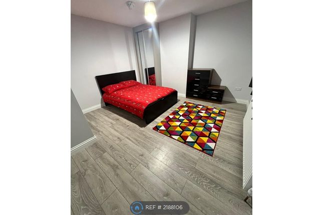 Studio to rent in St. Leonards Gardens, Hounslow