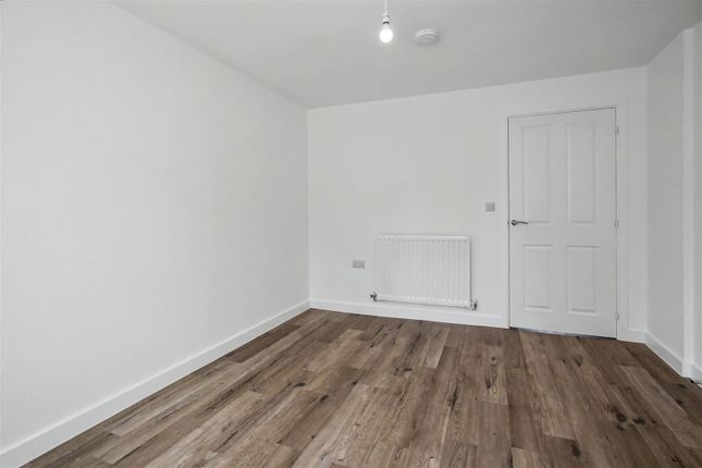 44, Tillage Road, Wellingborough photo 2