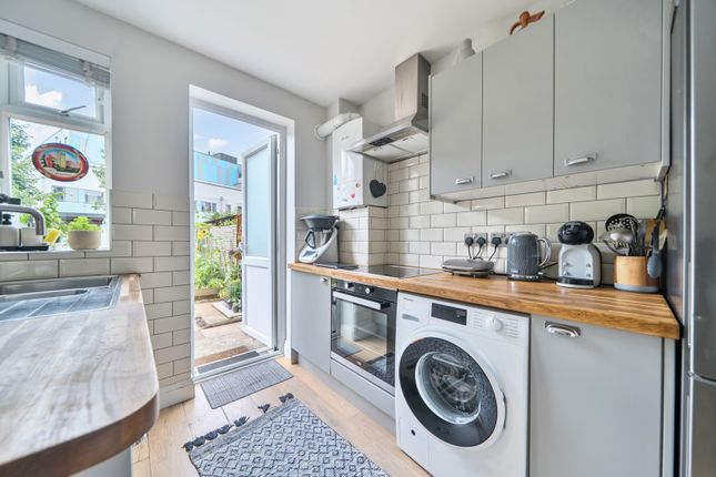 16, Linchmere Road, London photo 4