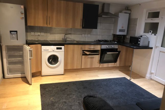Flat 2, 42 Bulmershe Road, READING photo 4