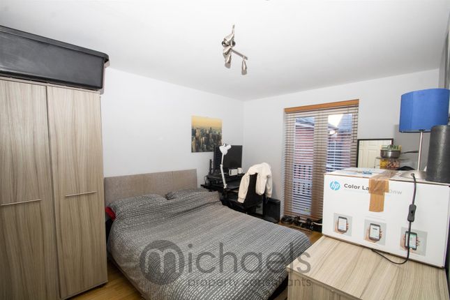 Room 1, 16, Circus Square, Colchester photo 4