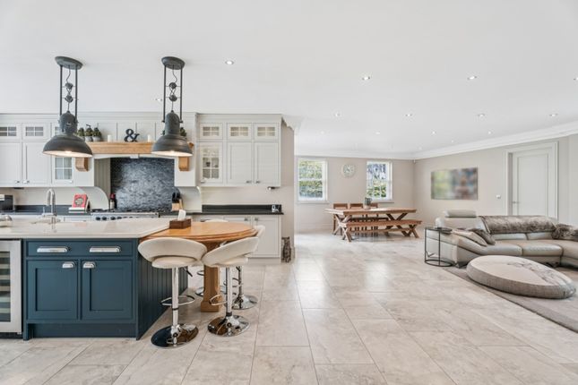 7 Oak Wood Place, Gerrards Cross photo 4