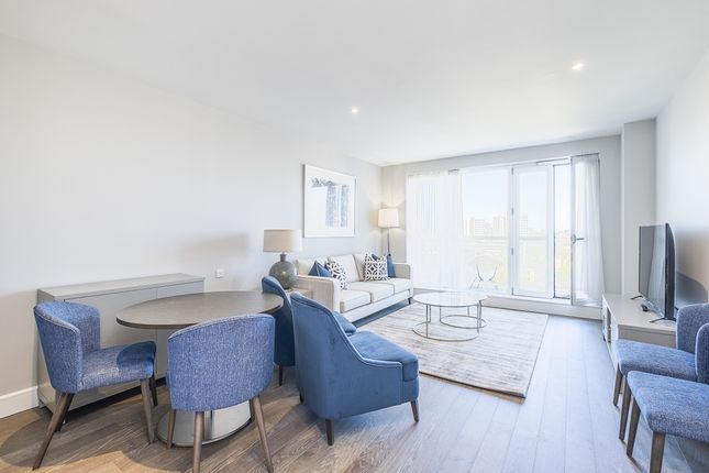 1-bed flat on Westferry Circus, London, £2,860/mo