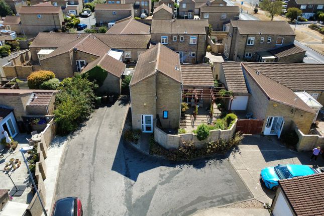 14, Gardner Close, Eastbourne photo 2