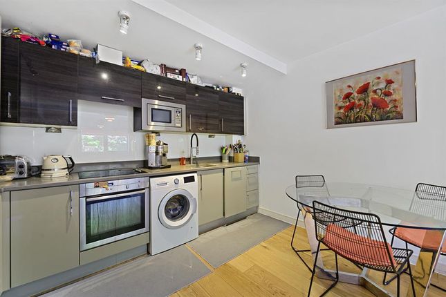 Flat for sale in Shelford Place, London