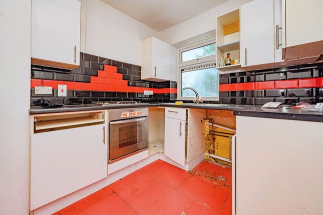 7, Wycliffe Close, Luton photo 3