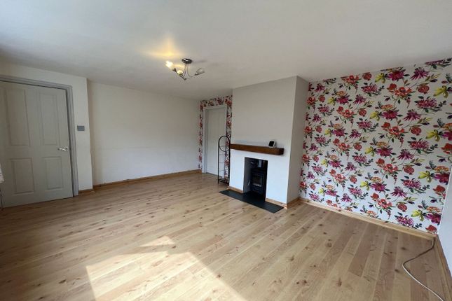 3, Dan-Y-Bryn, Abergavenny photo 4