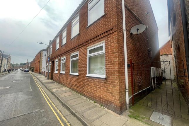 Thumbnail Flat to rent in Gospelgate, Louth