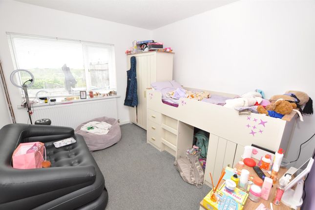 5, Maes Dolau, Carmarthen photo 5