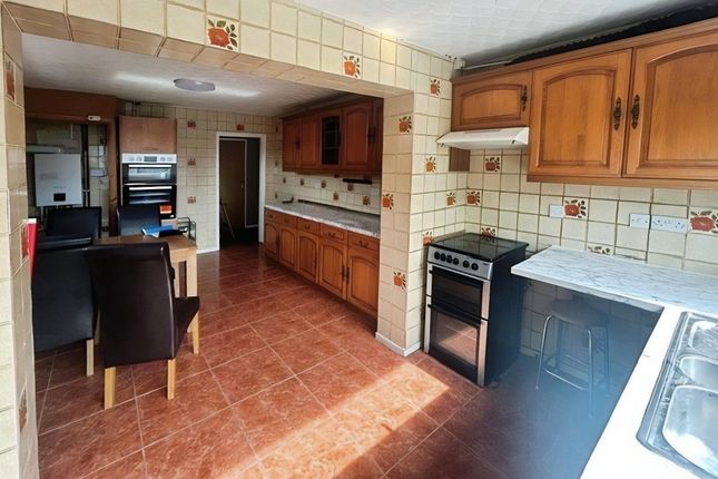 14, Peterborough photo 2