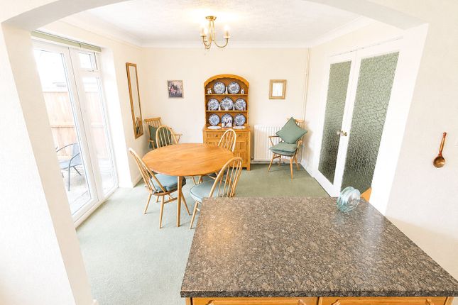 117, Fairoaks Drive, Walsall photo 4