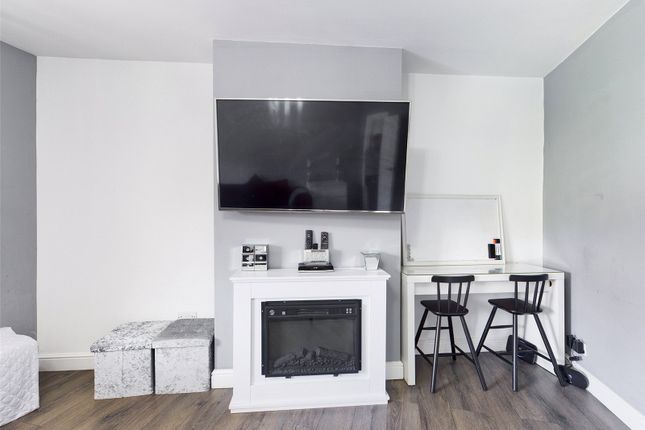 Flat for sale in Boxmoor Road, Romford