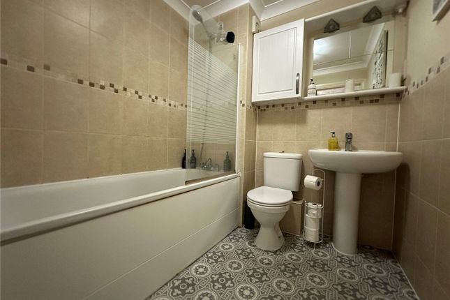 64, Scarlet Oaks, Surrey photo 4