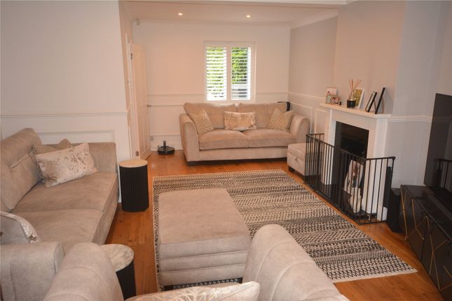 28, Downland Way, Surrey photo 3