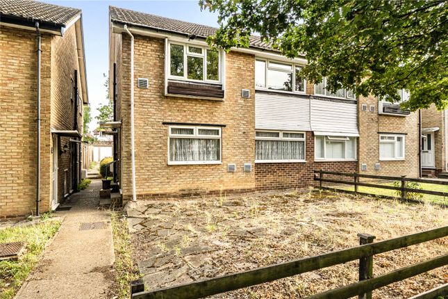 2-bed flat on 11a, Blakes Lane, New Malden, £160,000