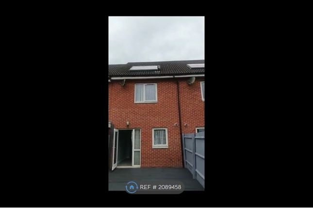 Thumbnail Terraced house to rent in Nightingale Grove, Basildon