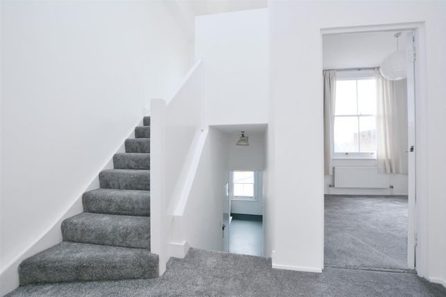 Thumbnail Flat to rent in Goldney Road, London