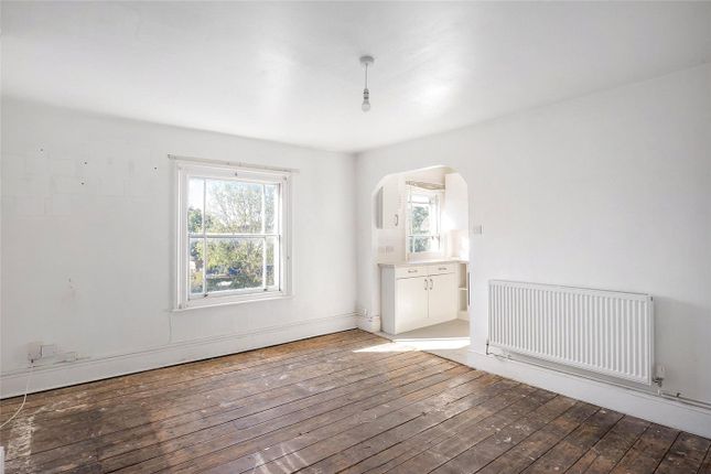 Flat C, 38, Lorn Road, London photo 2