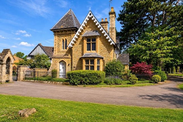 3-bed house on Cemetery Lodge, 51 Castle Road, Wellingborough, £250,000