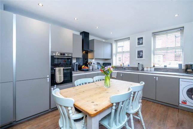 29, Dickinson Road, Sleaford photo 3