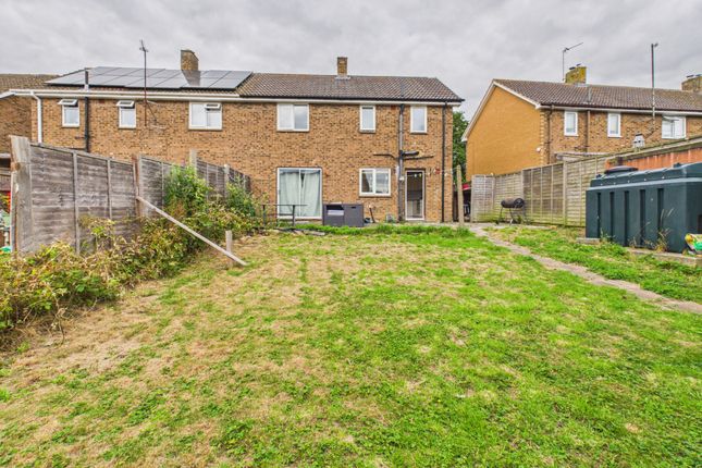 97 Springhill Road, Aylesbury photo 2