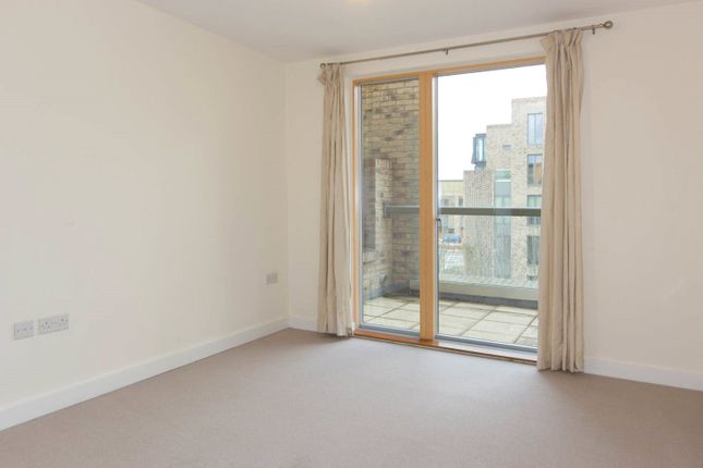 Flat to rent in Addenbrookes Road, Trumpington, Cambridge