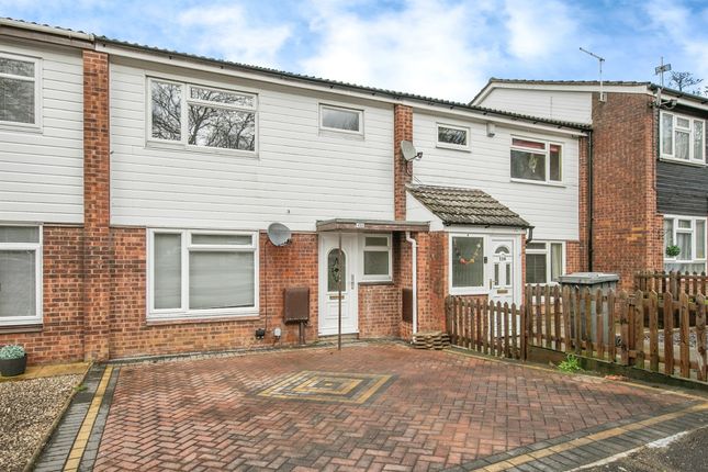 Terraced house for sale in Chesterton Close, Ipswich