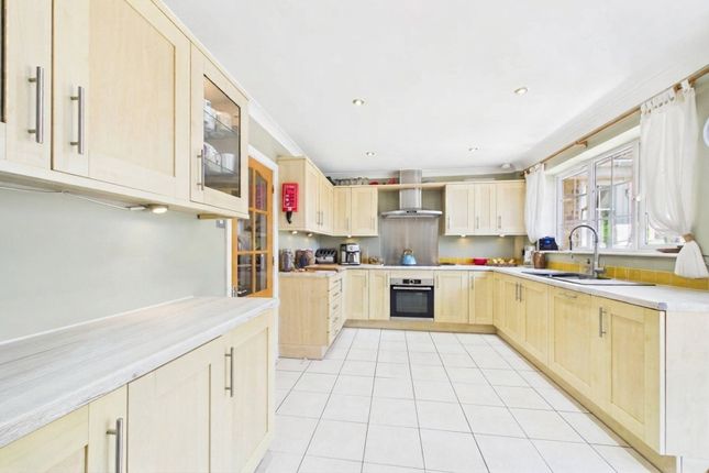 10, Conifer Drive, Reading photo 4