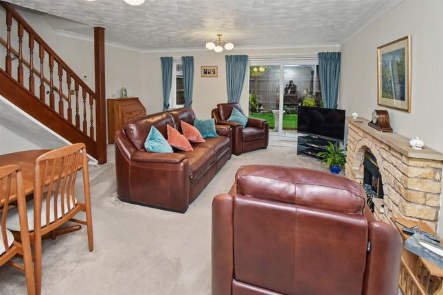Tettenhall Close, Corby photo 4