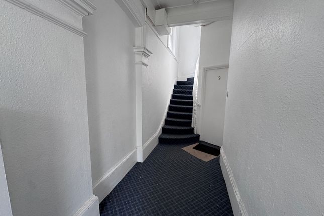 59, Sunny Bank, London photo 2