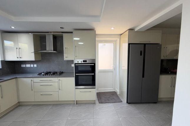 70, Baylis Road, Slough photo 5