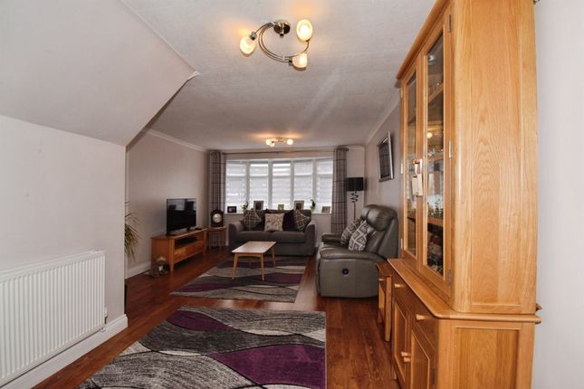 22, Fiona Drive, Leicester photo 4
