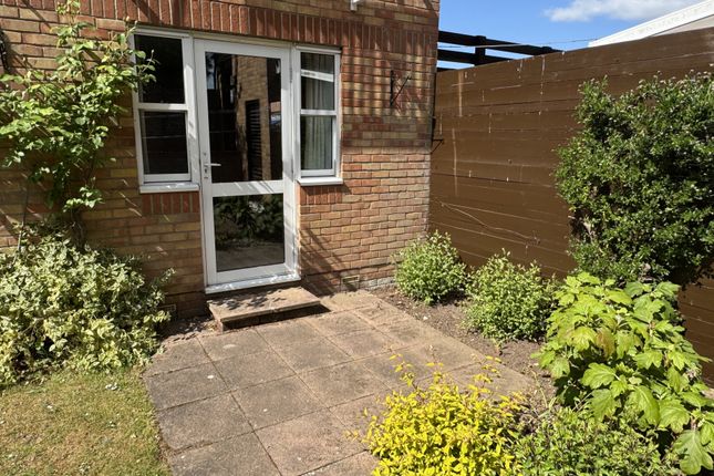 11, Elmhurst Court, Woodbridge photo 2
