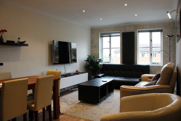 Penthouse to rent in Ashwood Park, Sutton