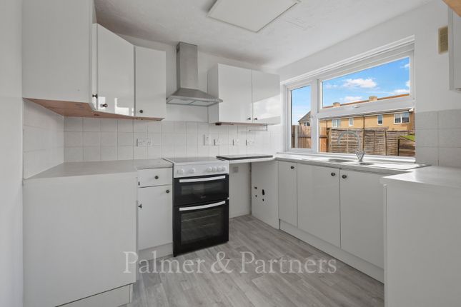 5, Ilex Close, Essex photo 4